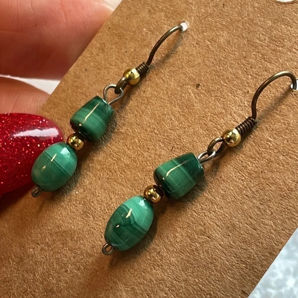 💐5/25 green art glass dangle drop earrings nice quality vintage